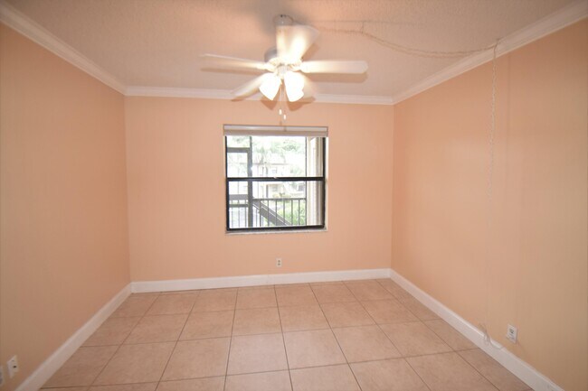 Building Photo - 7091 Golf Colony Ct