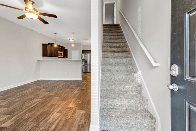 Building Photo - 10 Jaydn Dr W