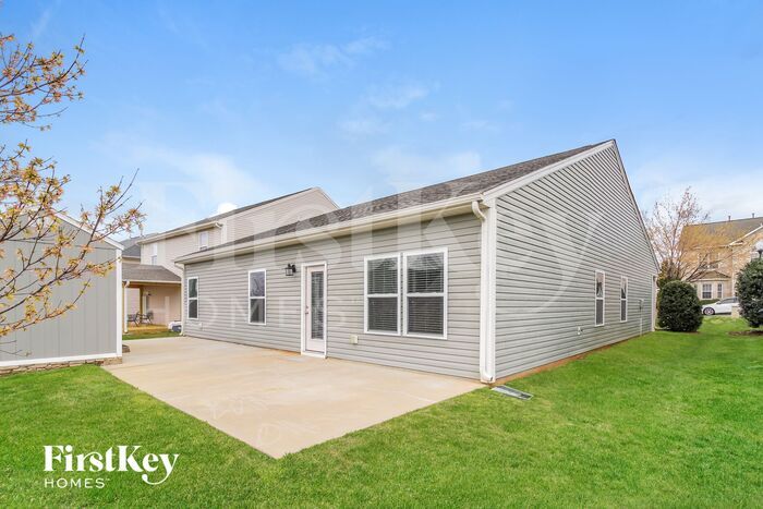Building Photo - 323 Summergate Dr