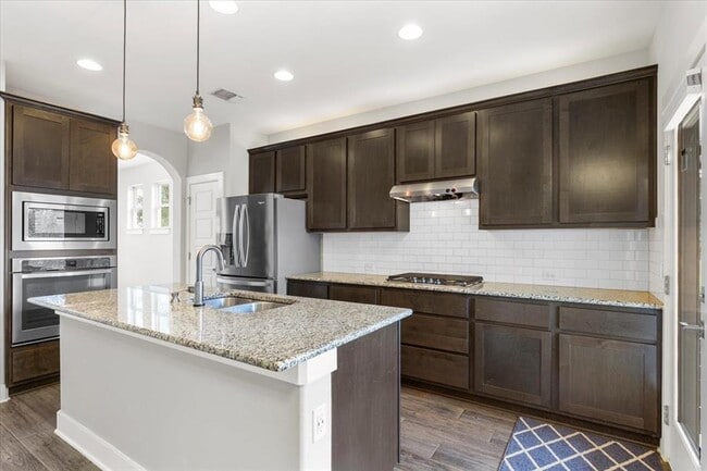 Building Photo - 6009 Baythorne Dr