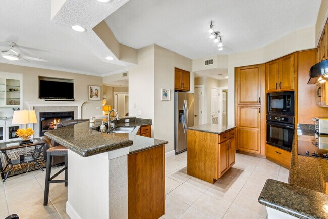 Building Photo - Fully Furnished 3/3 Ocean Grande Condo