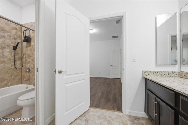 Building Photo - 18 Amherst Pl