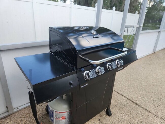 Building Photo - 31178 Park Ridge Dr