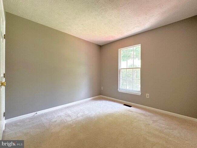 Building Photo - 20527 Lowfield Dr