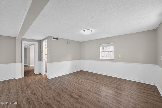 Building Photo - 14108 Pelican St