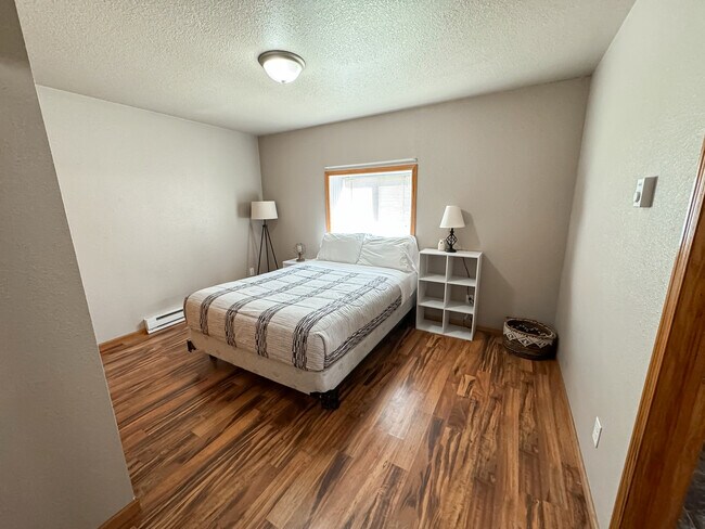 Building Photo - Theater Apartments Beulah