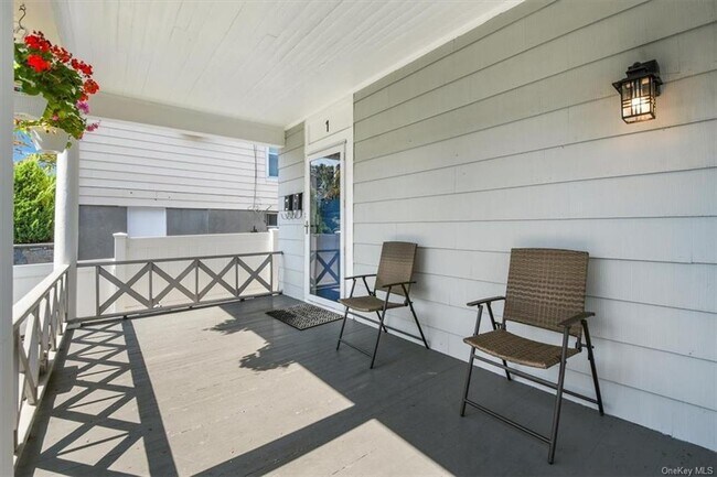 Building Photo - 1 Bayview Ave