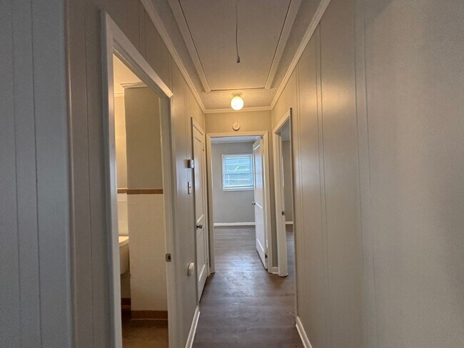 Building Photo - 837 Carrolton Rd