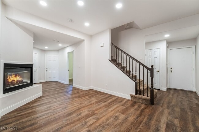 Building Photo - 109 Broken Rock Dr