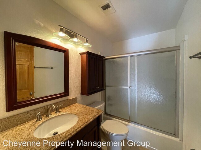 Building Photo - 3 br, 1.5 bath House - 4104 Rogers Ave.