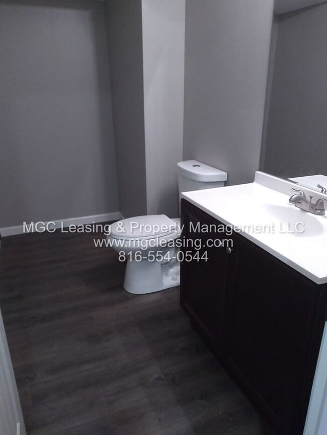 Building Photo - Beautiful Serrano Townhome with Walk-out Basement