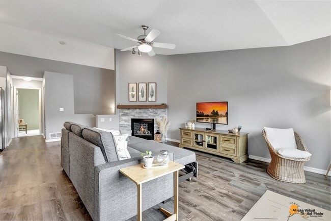 Building Photo - Stunning 3 Bedroom Home in East Anchorage with Garage