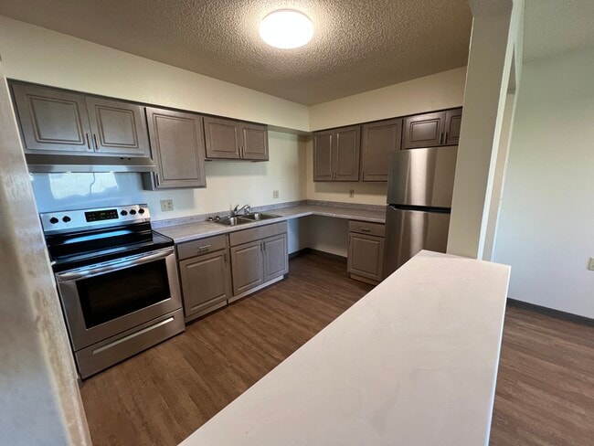 Building Photo - 117 Maine St