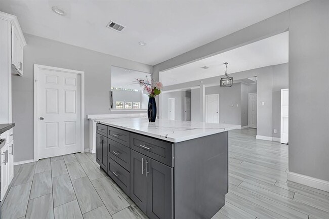 Building Photo - 3555 Ashfield Dr