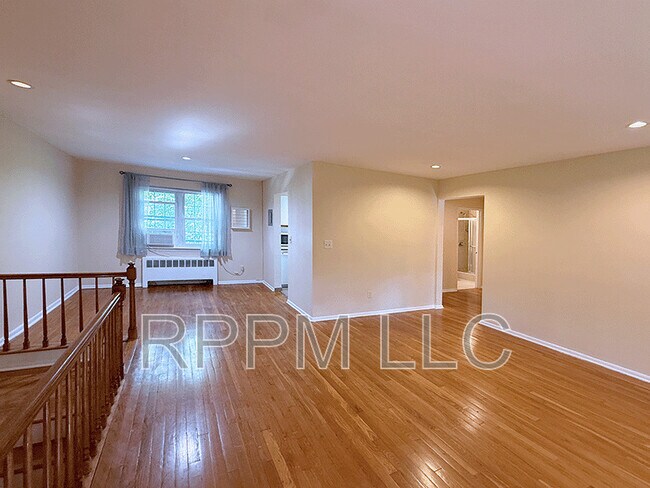 Building Photo - 24 Wedgewood Dr