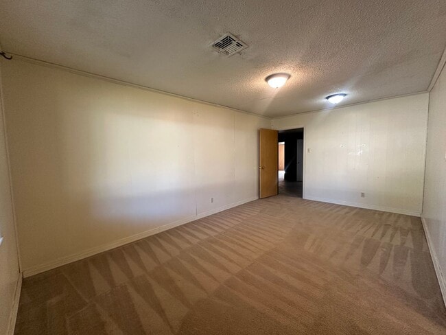 Building Photo - 115 Dawn Dr