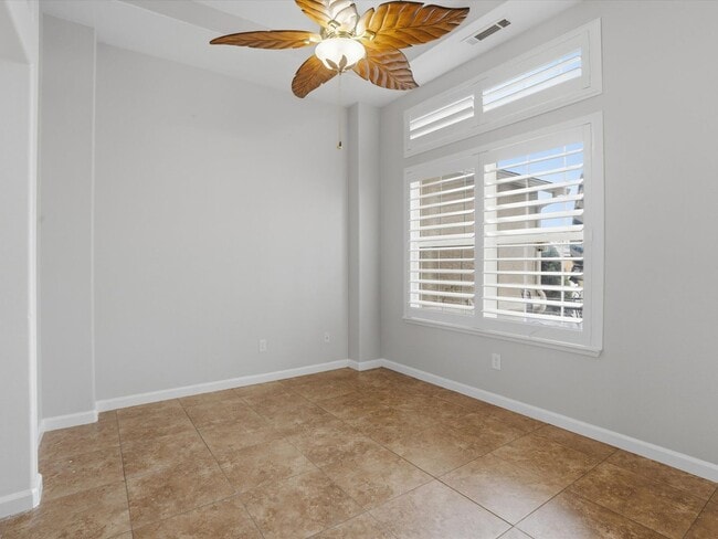 Building Photo - Spanish Springs Dream