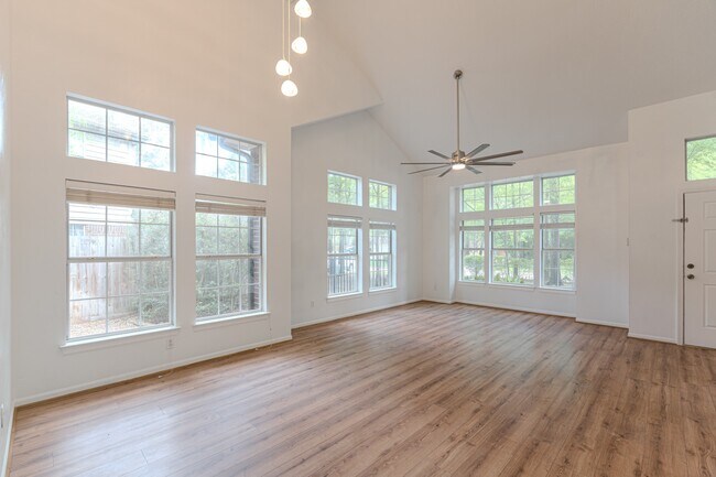 Building Photo - 34 E Trillium Cir