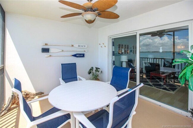 Building Photo - 20 NE Plantation Rd