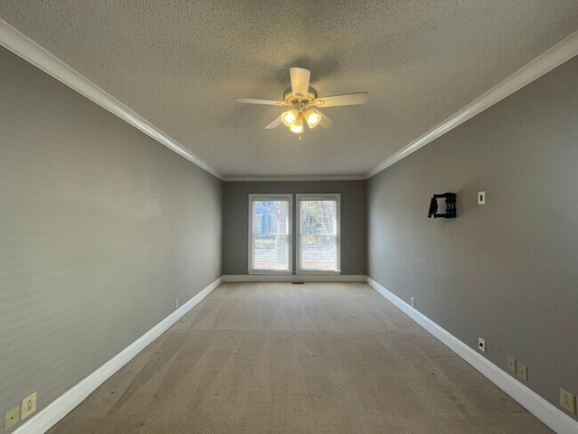 Building Photo - 175 Corbin Ave