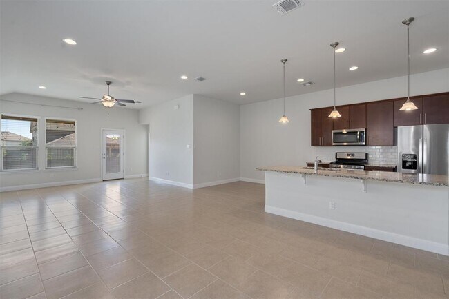 Building Photo - 209 Methodius Dr