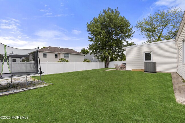 Building Photo - 297 Highland Ave