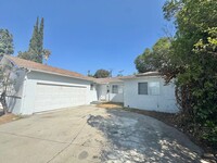 Building Photo - Spacious Pomona Home with Huge Backyard