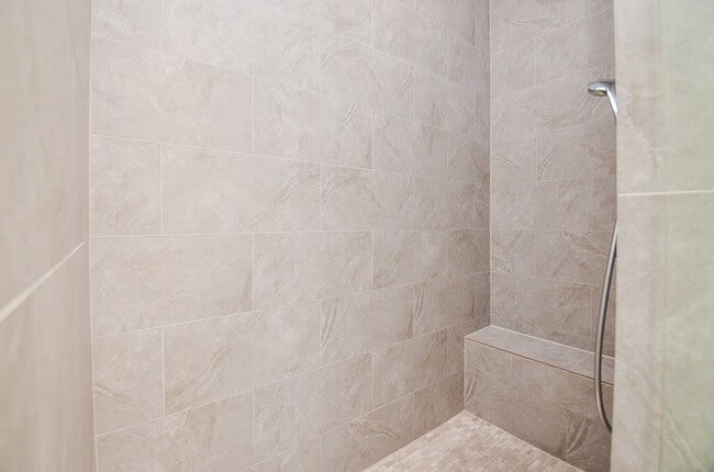 Building Photo - 6125 Cottage Grove Lake Dr