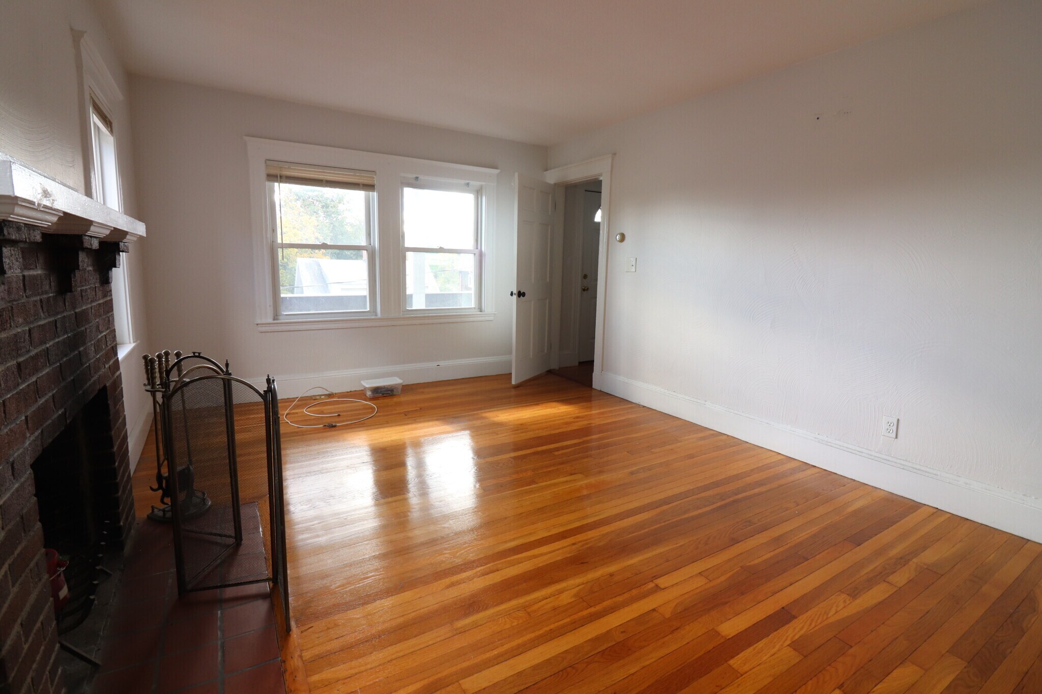 Building Photo - 39 Larch St