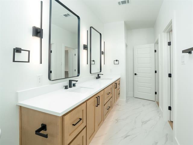 Building Photo - 5851 Millar Dr