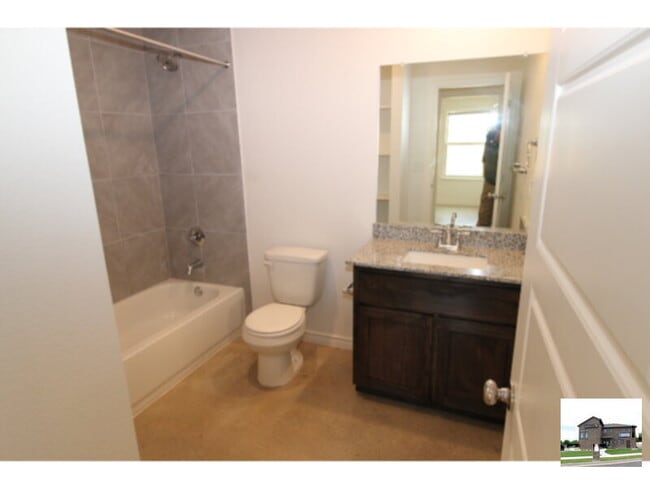 Building Photo - 106 Lost Trl