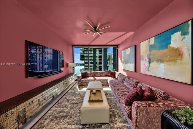 Building Photo - 700 NE 24th St