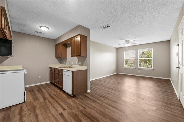 Building Photo - 319 SE 3rd St