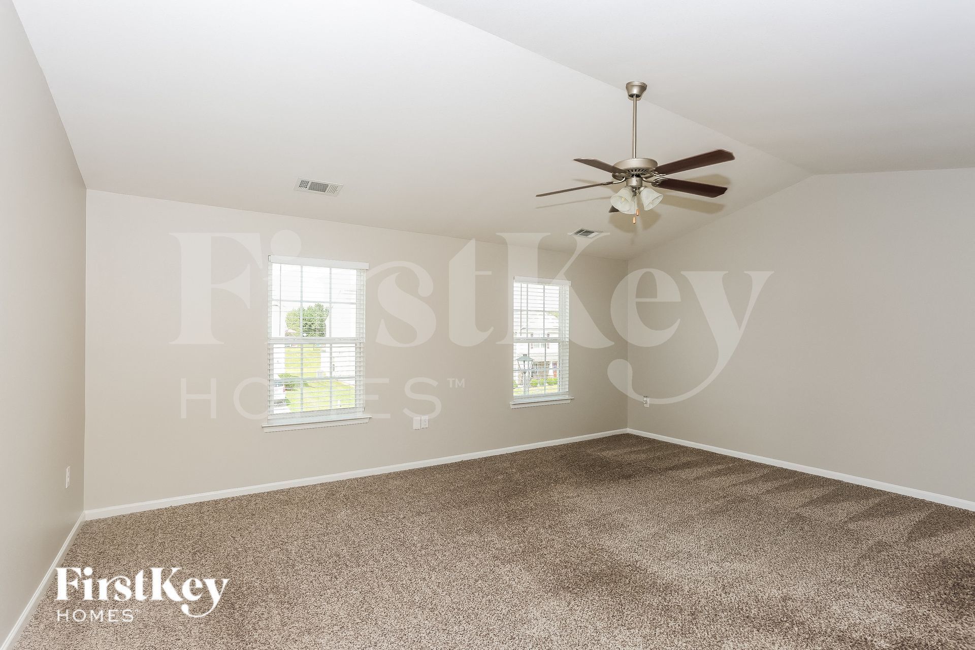 Building Photo - 2885 Village Center Dr