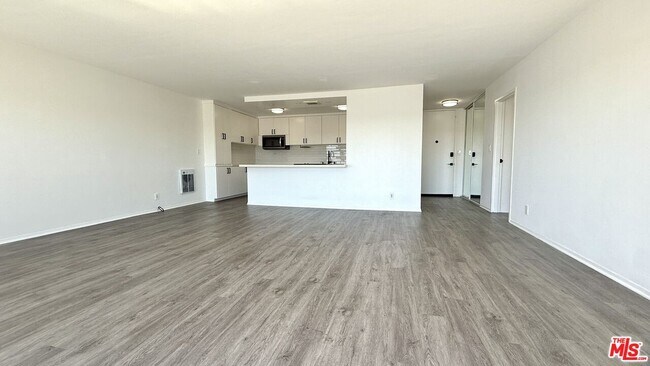 Building Photo - 5400 E The Toledo