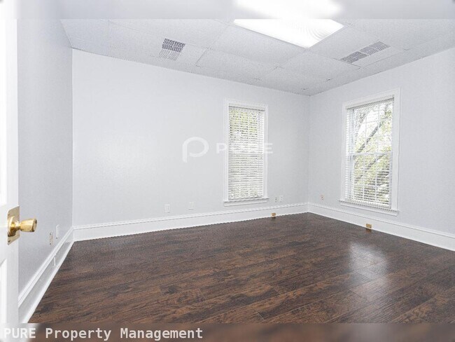 Building Photo - 7175 Jonesboro Rd