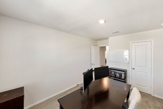 Building Photo - Welcome to Your New Chapter! Enjoy Free Rent, Ask Us How!