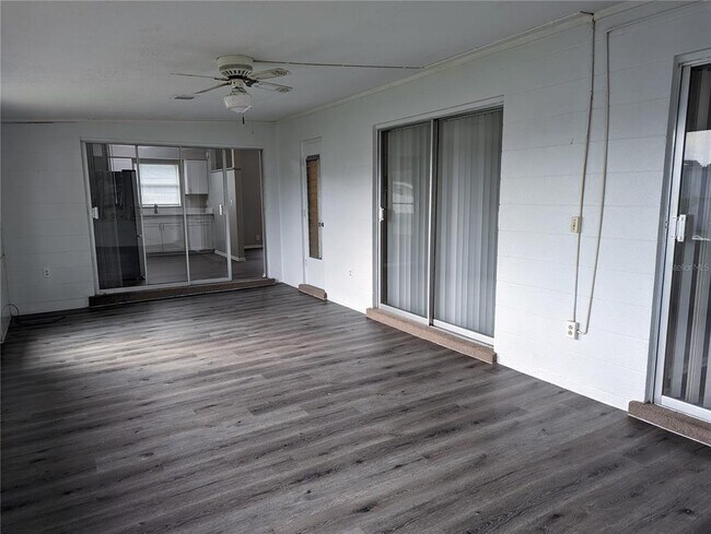 Building Photo - 2201 24th Ave W