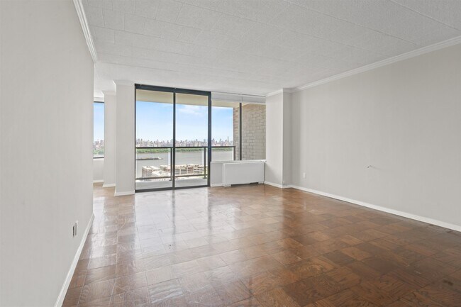 Building Photo - 9060 Palisade Ave