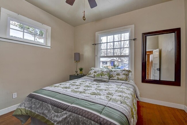 Building Photo - 216 N 19th St