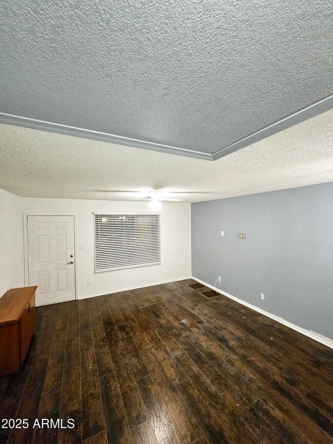Building Photo - 1440 N Idaho Rd