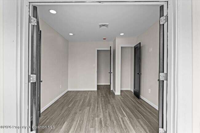 Building Photo - 523 Meyer St