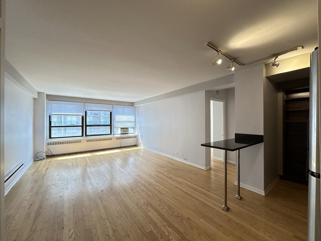 Building Photo - 4180 N Marine Dr