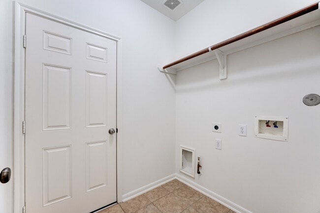 Building Photo - 16906 Shoal Park Dr