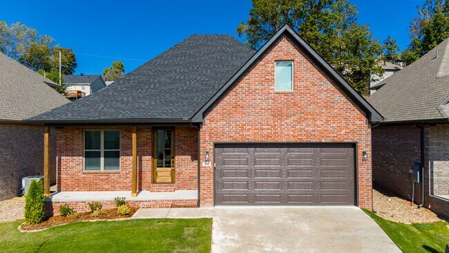 Building Photo - 302 Kanis Ridge Dr