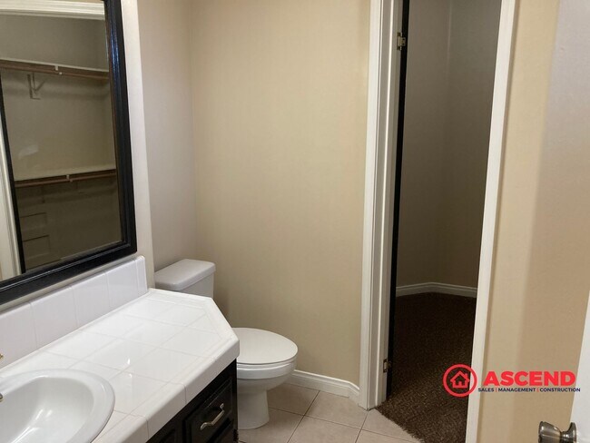 Building Photo - Charming 3-Bedroom Home!