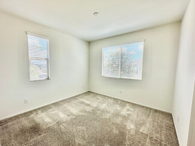 Building Photo - Lovely, Light & Bright, Two-Story, Detached Home in the Desirable Wildgrove Community of Vista!