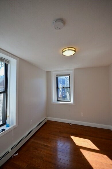 Building Photo - 349 Sumner St