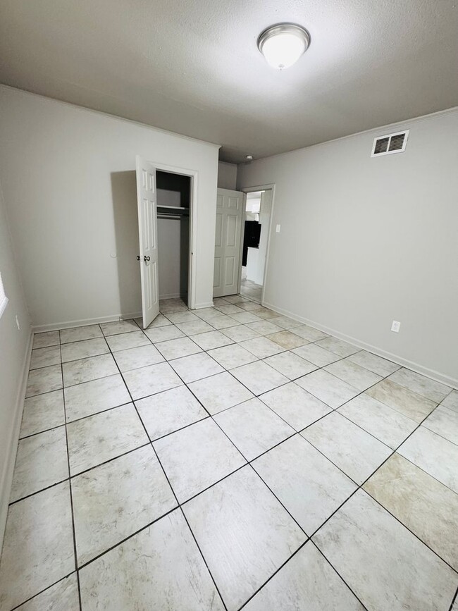 Building Photo - 4136 Mohican St