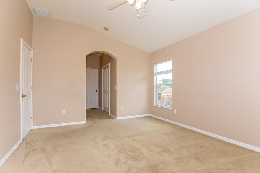 Building Photo - 2613 Palesta Dr